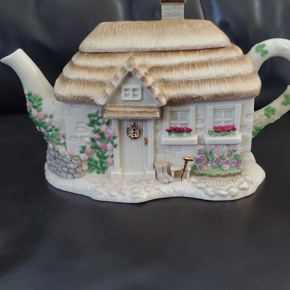 Lenox irish Blessing collectable house shaped teapot   ** CLEARANCE **
